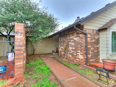9524 Westgate Rd unit 4A, Oklahoma City, OK 73162 - photo 5