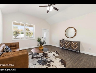 3944 Seahorn Ave, Knoxville, TN 37914 - photo 7