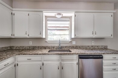 1821 S Lindsay St, Gainesville, TX 76240 - photo 6