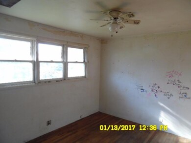 307 SE M St, Grants Pass, OR 97526 - photo 6