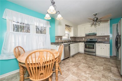 11001 Sassafras Dr, Hopewell, VA 23860 - photo 4