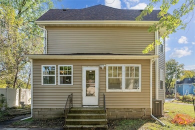 715 Grand Ave, Ames, IA 50010 - photo 4