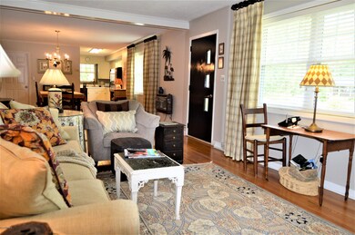 320 S Bennett St, Burgaw, NC 28425 - photo 5