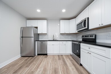 861 sheridan ave 017