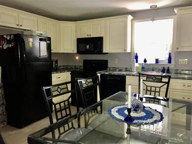 210 Circle Rd unit 3, Manchester, NH 03103 - photo 6