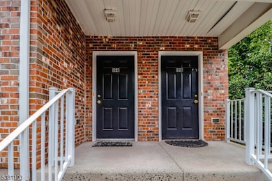 19A Koolidge Ct, Somerset, NJ 08873 - photo 2