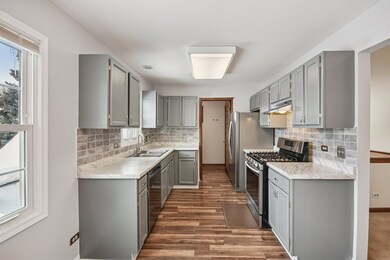 787 Daybreak Ln unit 207, Carol Stream, IL 60188 - photo 5