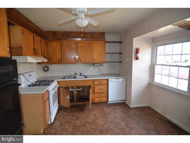 1123 Laurel Rd, Beverly, NJ 08010 - photo 5