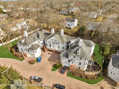 2347 Sq Ft of Living!