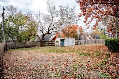 703 NE Pilgrim Way, Lees Summit, MO 64086 - photo 3