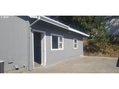 812 SW 12th St, Pendleton, OR 97801 - photo 4