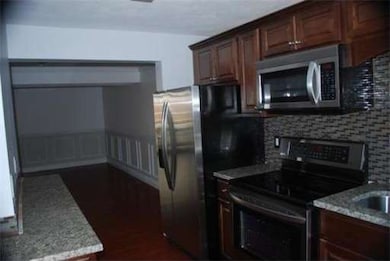 320 Newbury St unit 1002, Danvers, MA 01923 - photo 2