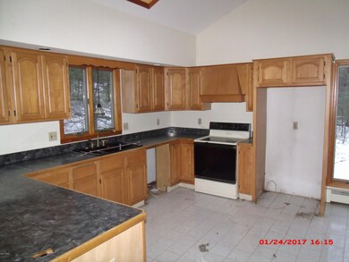 149 Myck Rd, Dingmans Ferry, PA 18328 - photo 5