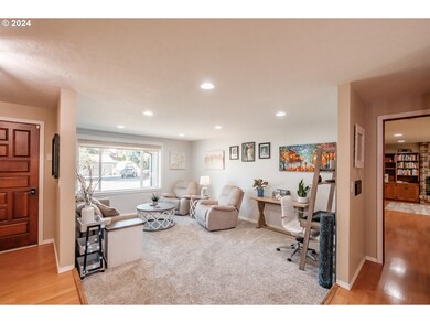 1108 33rd Ave SW, Albany, OR 97321 - photo 3