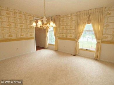 9906 Manet Rd, Burke, VA 22015 - photo 6