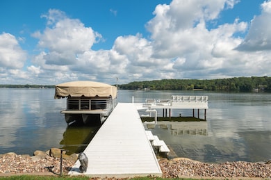 1503 Milwaukee St, Delafield, WI 53018 - photo 5