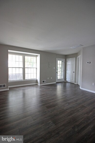 9203 Deer Crossing, Lorton, VA 22079 - photo 4