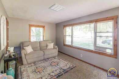 2505 SW Shunga Dr, Topeka, KS 66611 - photo 4