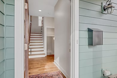 639 N 4th Ave - Entrance