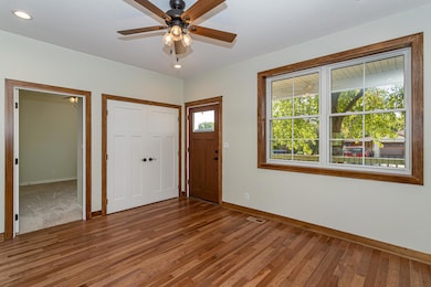 Living Room/Entry