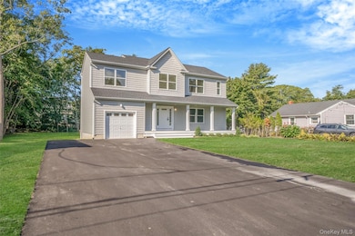 817 Pond View Rd, Riverhead, NY 11901 - photo 2