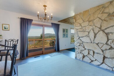 dining/stone wall