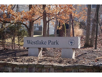 1385 Honey Locust Ct, Columbus, IN 47201 - photo 3