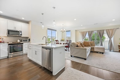 Open Concept, Light & Bright