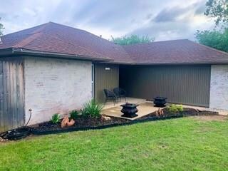 1320 NE 22nd St, Moore, OK 73160 - photo 4