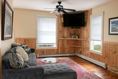 Living Room w/Built-Ins