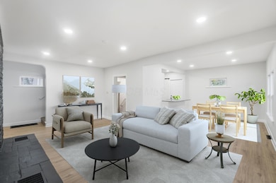 2250_Willamont_Ave__049_(1)_13-11-25_23_