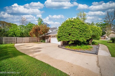 Driveway/Garage