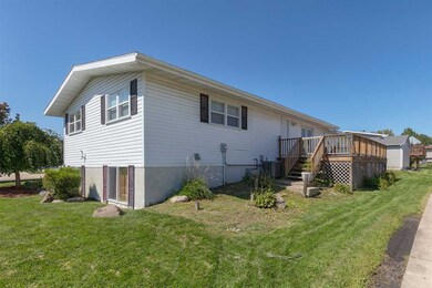 1419 Aspen Dr, Waterloo, IA 50701 - photo 2