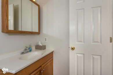 4511 Folker Street 17A-large-013-9-Bathr
