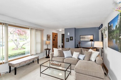 804 Balmoral Ct unit 1, East Dundee, IL 60118 - photo 5