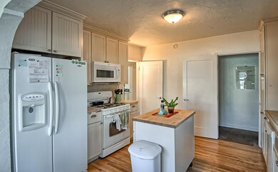 2327 Eureka Way, Redding, CA 96001 - photo 7