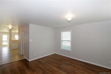 211 Wolf Creek Ln, Statesville, NC 28625 - photo 6