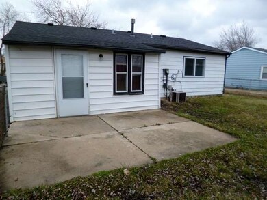 17304 Peach Grove Ln, Hazel Crest, IL 60429 - photo 5