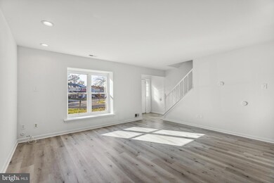 304 Carleton Ln, Mount Laurel, NJ 08054 - photo 2