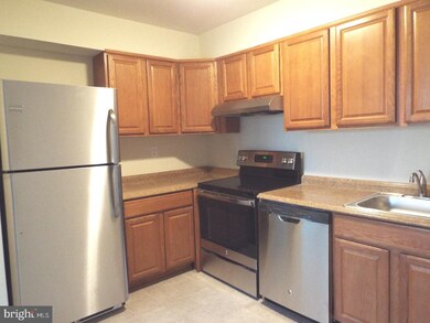 275 Green St unit 5E8, Beverly, NJ 08010 - photo 2