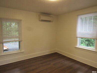 1114 Mound St unit B, Davenport, IA 52803 - photo 4