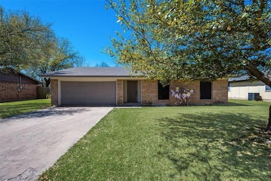 1105 Kent Dr, Gainesville, TX 76240 - photo 3