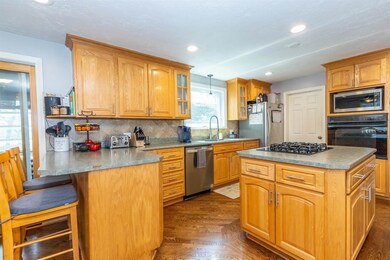 41 Fairview Ave unit 123124, Nashua, NH 03060 - photo 2