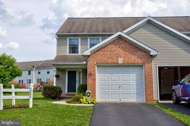 3992 Parkside Ct, Mount Joy, PA 17552 - photo 3