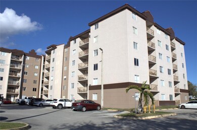 Kendall Lakes Towers unit 311, Miami, FL 33193 - photo 2