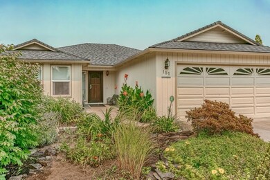 151 Woodridge Dr, Central Point, OR 97502 - photo 3