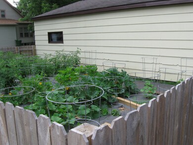 Garage & Garden