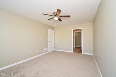 10613 Evanwood Dr, Louisville, KY 40228 - photo 6