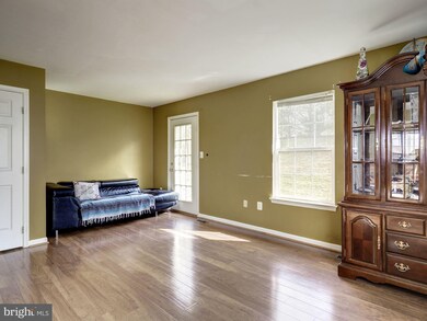 12712 Royal Carriage Dr, Germantown, MD 20876 - photo 3