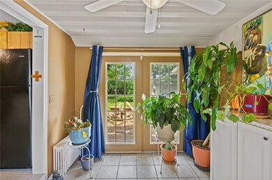 204 Harmony Ct, Warwick, RI 02889 - photo 3